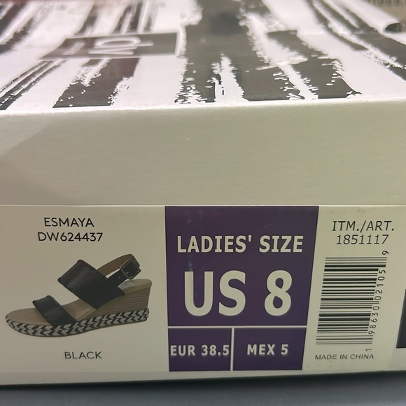 DV by Dolce Vita Black Vegan Wedge Sandals Size 8 NWB - Picture 12 of 12